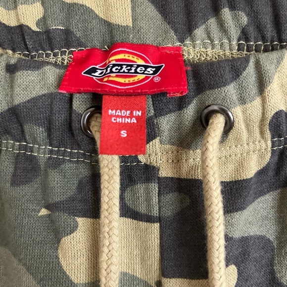 New With Tag Dickies Camo Joggers Size Small - Picture 5 of 5